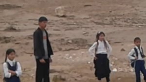 🤢 Дахшат Ин Кудакхо дар Сел дармондан Сели калон н Дусти 😱