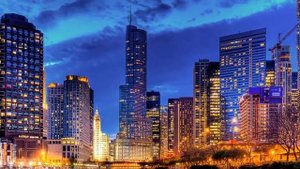 Вернувшись домой раньше, супруг замер на пороге, случайно услышав разговор жены и лучшего друга.