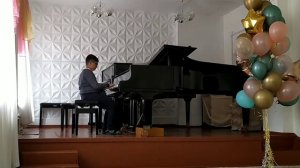 Левон Минасян 11 лет. И.С. Бах Маленькая Прелюдия №6 Ре минор. 12 маленьких прелюдий