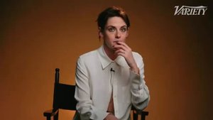 Знает ли Кристен Стюарт строчки из своих фильмов? | Интервью на русском