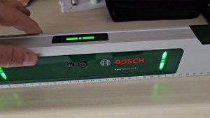 Bosch niveau électronique EasySpiritLevel, Super niveau à bulle 40cm Guidage visuel et ou sonore