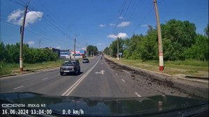 Мотоцикл цикл-цикл..., а на Титова самосвал дорогу....