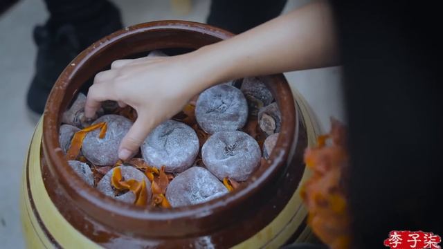 May the red, red persimmons bring you a happy, prosperous new year!❤️愿一串串的红柿子给大家带来新一年的柿柿顺心 смотреть онлайн