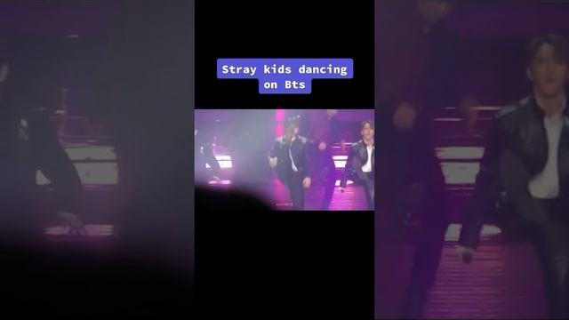 stray kids танцуют под песню BTS 🔥🔥🔥🔥