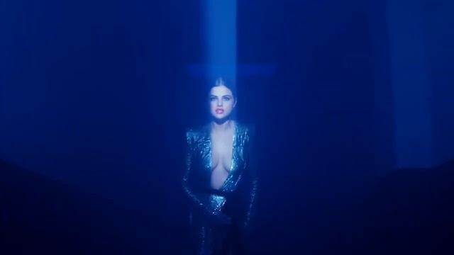 Selena Gomez - Wolves. Селена Гомес
