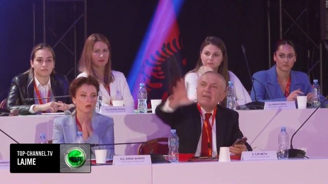 Top Channel/ Meta largon Monikën nga partia. Pas konventës, i shkon Berishës poshtë dritares смотреть онлайн