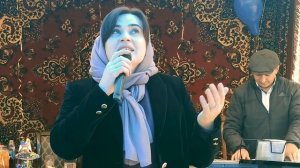 Поёт Кумсият Ахмедова