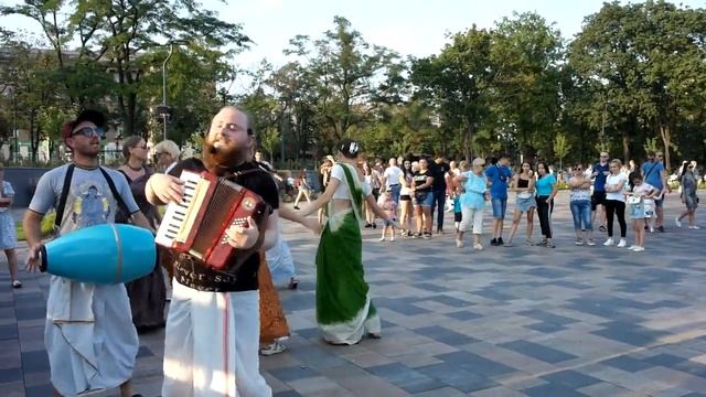 Харинама, 21.07.2019. В Мариуполе праздновали День металлурга смотреть онлайн
