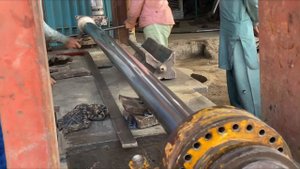 Как удивительно выпрямить изогнутый шток гидроцилиндра, который застрял и согнулся в машине Reg