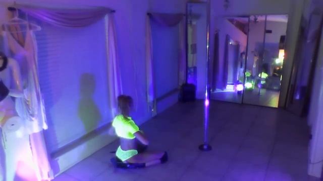 Neon Green Lace Blacklight Reactive Polewear Same Place #CustomLingerieAddict Pole Dance Floorwork смотреть онлайн