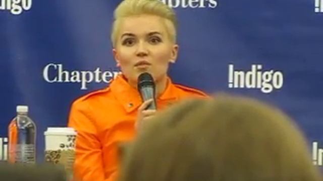 Veronica Roth talks about Tris (@Zabie76) смотреть онлайн