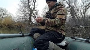 ДИКИЙ ОКУНЬ НА МИРНОЙ РЕКЕ. Рыбалка на Окуня. Ловля рыбы на мормышку.