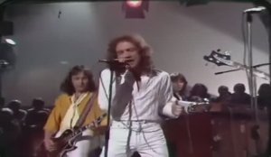 Foreigner - Long, Long Way from Home