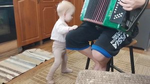 Сашуля слышит!