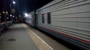 Электровоз ЭП2К-118 с поездом 210 "Москва-Лабытнанги"