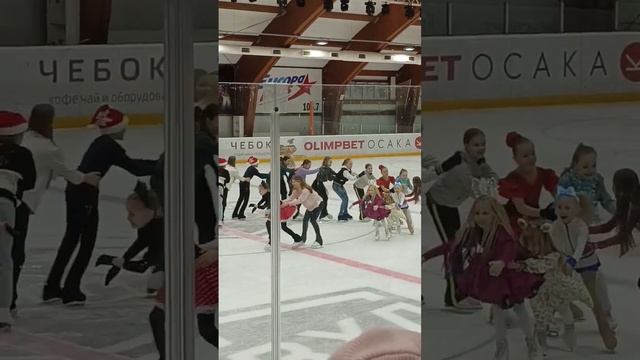 Вот и прошёл утренник на льду 😅 #фигурноекатание #фигуристка #спорт смотреть онлайн