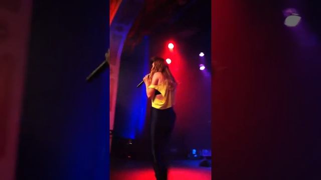 Karmin- Brokenhearted (October 4th, 2012 at Hard Rock Cafe) смотреть онлайн