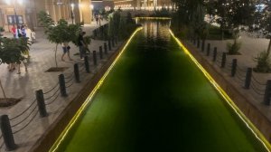 Ағайынды бауырлар өте тату өмір сүреді. Бір күні араларынан қара мысық өтіп араздасып қалады. Біраз