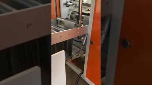 Машина для производства пакетов в рулонах 80м/мин смотреть онлайн