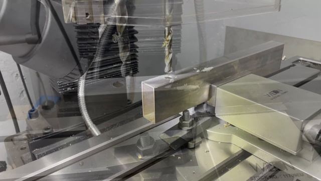 Резьба в профильной трубе без сварки, быстро и просто смотреть онлайн