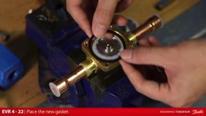 Danfoss EVR 4 - 22 solenoid valve: How to service, repair, and clean