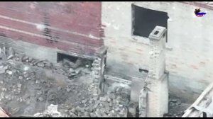 Микрорайон Октябрьский, Часов Яр.
Наши штурмы занимают один из домов через подвальное помещение.