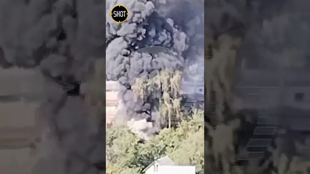 Сильный пожар начался в Подольске По данным росСМИ, горят автомобили рядом со зданием ГИБДД. смотреть онлайн