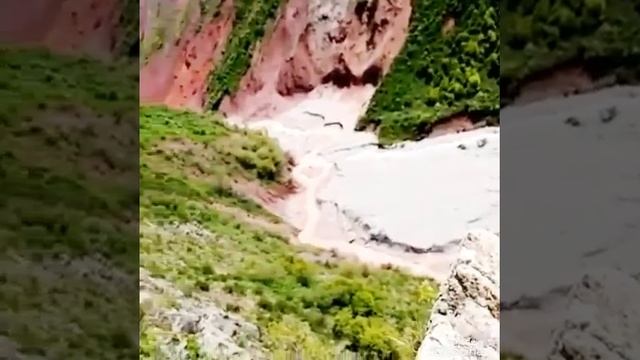 Куҳҳои зебои Гарм смотреть онлайн