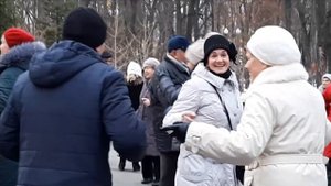 ЗА ТВОЮ КРАСИВУЮ УЛЫБКУ ТАНЦЫ В ПАРКЕ ГОРЬКОГО