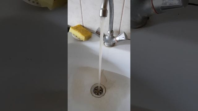 Краснодар, ржавая питьевая вода, ЖКХ не выполняет своих обязательств, а оплата растёт!!! смотреть онлайн