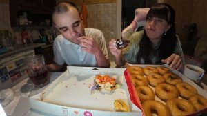 МУКБАНГ С ЛЮБИМОЙ / ПОНЧИКИ РАЗНЫЕ ВКУСЫ / DONUTS / И КОФЕ / ОБЗОР / EATING MUKBANG ASMR АСМР