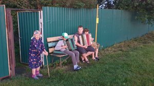 Вечерний концерт юных баянистов на лавочке #сезонконтентаRUTUBE