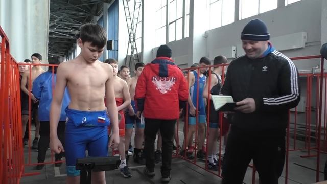 Взвешивание борцов Осетии до 16 лет! смотреть онлайн