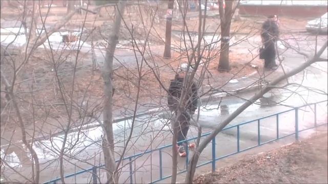 По асфальту на лыжах - Лыжи потерял смотреть онлайн