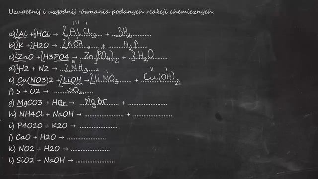 Uzupełnij i uzgodnij równania podanych reakcji chemicznych. a) Al + HCl →  b) K + H2O → c) ZnO +