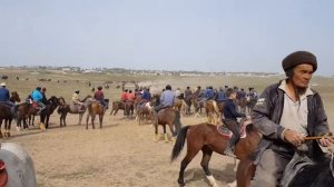 Бахыт Рустемов на национальной конной игре 'Кокпар' козлодрание