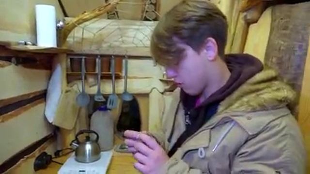 Ночь в избушке в лесу смотреть онлайн