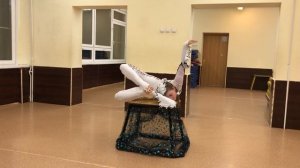 Каучук и эквилибр, Ионова Елизавета номер "Журавли"