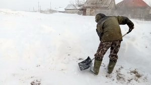 Бураны атакуют/Разгребаем сугробы