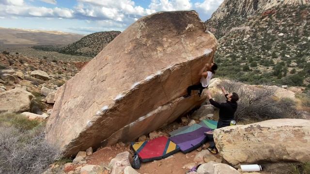 Red Rock Bouldering - Nut Dragger right exit (V6?) смотреть онлайн
