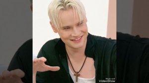 Я у твоих ног... родной...