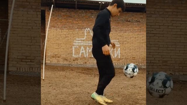 «Челлендж» Чеканка мяча 2-ая часть (Футбол) смотреть онлайн