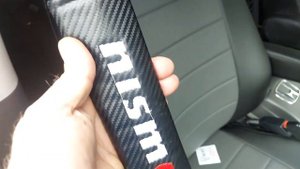 Декоративные накладки на ремни безопасности.