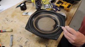 В мастерской №35. Ремонт динамиков от РАДИОТЕХНИКА 35АС-1