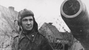 Библиотекарь ДО ЦГБ Наталья Шмакова рассказывает о книге Л.Т. Космодемьянской «Повесть о Зое и Шуре