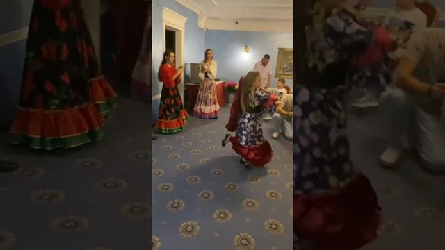 Маленькая Цыганочка с выходом г. Тула смотреть онлайн