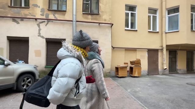 Питер. Прогулка по Петроградской с Лизой.