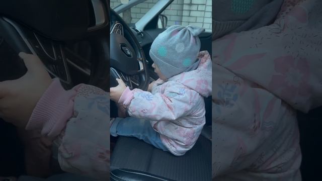 Маленький водитель. #youtube #baby #машина #дети #авто #автомобили #блогер #robot #family #2024