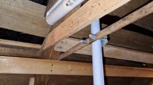 Длинная мачта для антенны из конька дачного дома