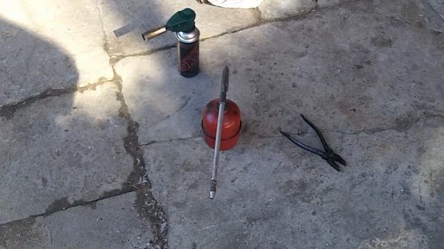 Шум двигателя и вязкость масла.